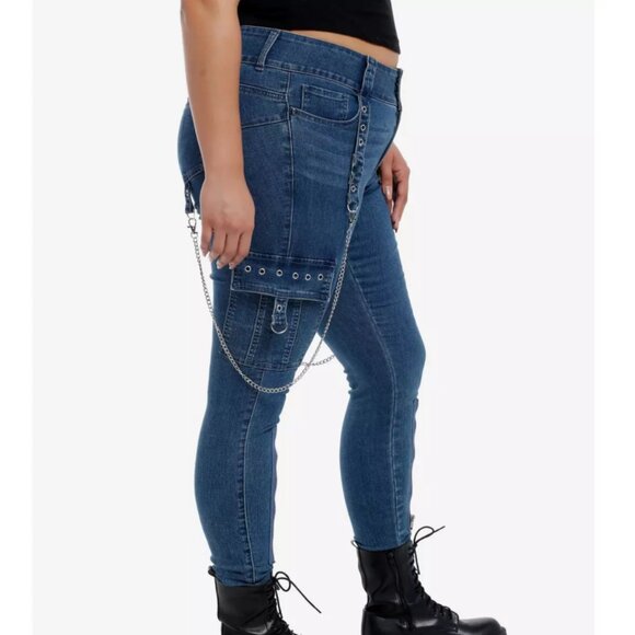 Hot Topic Light Indigo Grommets & Chains Skinny Jeans Plus Size 18 - Picture 3 of 13